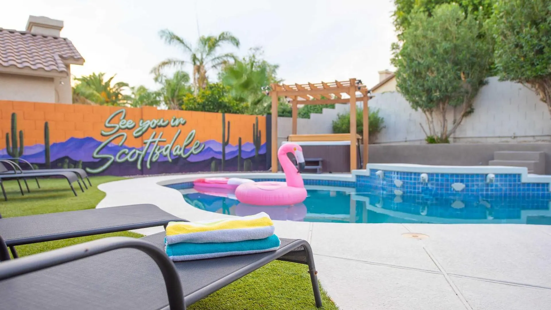 Scottsdale Paradise Poolside With Hot Tub & Gym Феникс